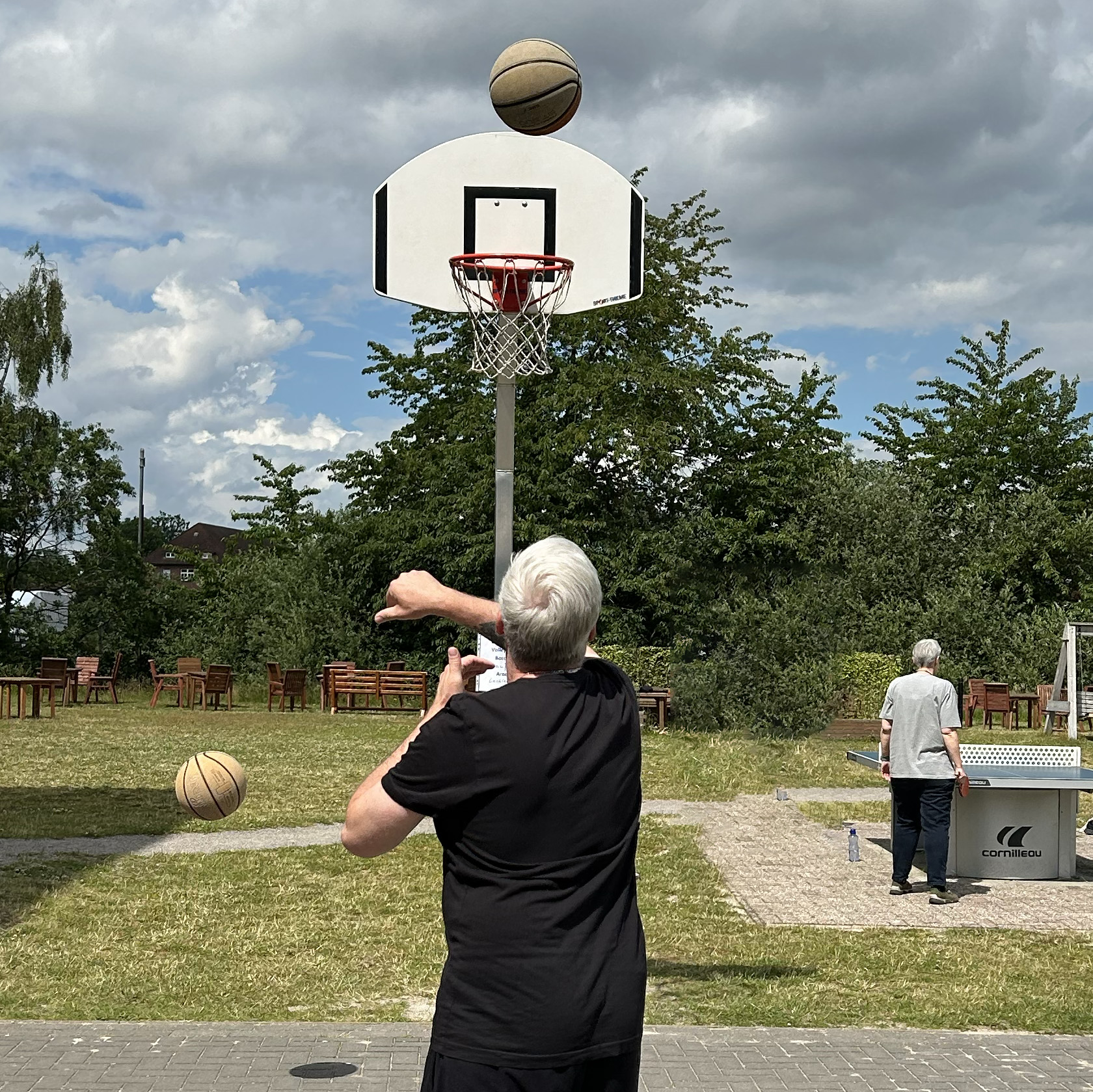 Der neue Outdoor-Sportbereich wurde mit einer kleinen Feier eingeweiht. Foto: Johanne Logemann