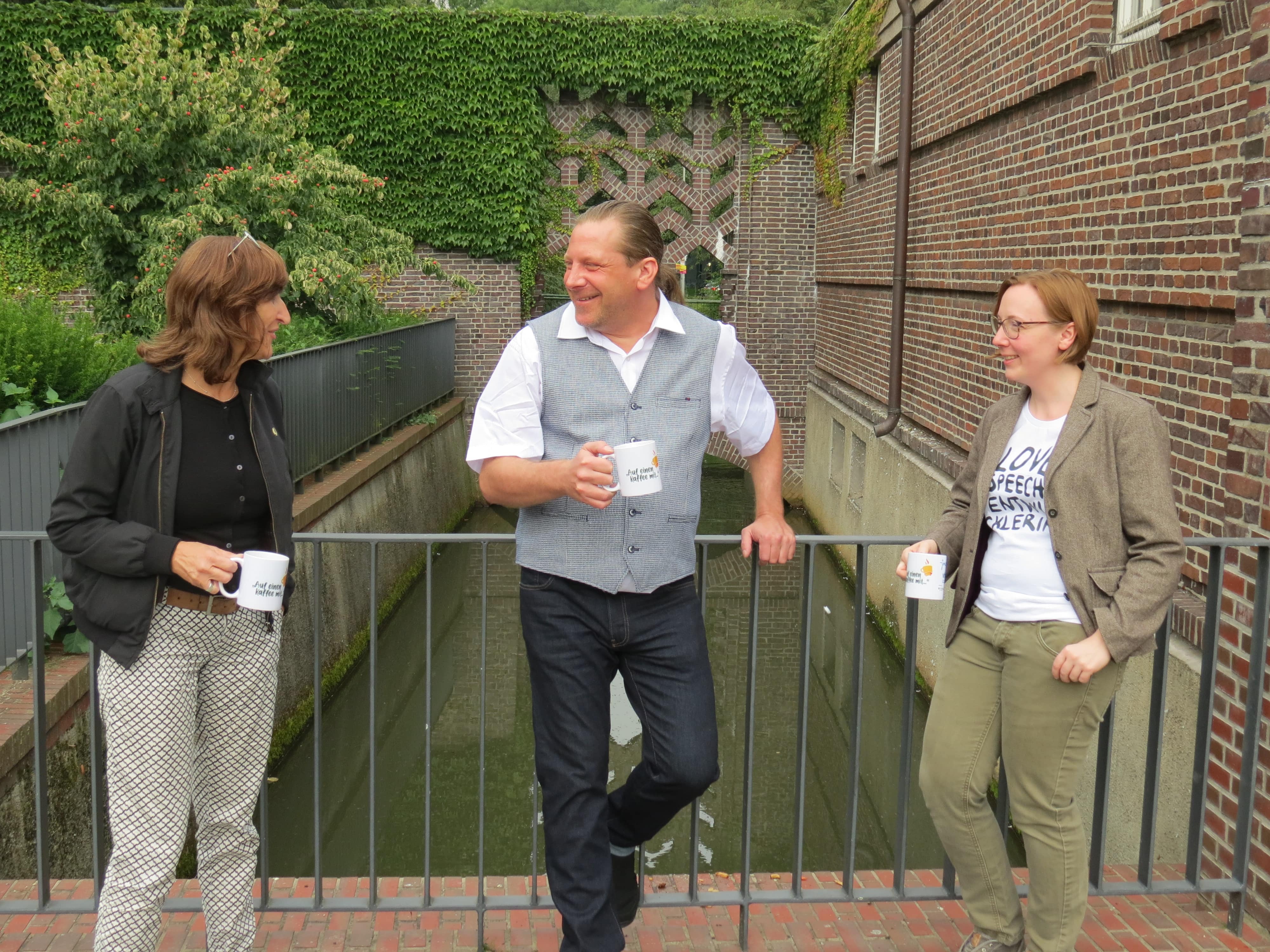 Freuen sich auf die Veranstaltung: (von links) Anette Melerski, Oliver Hoyer und Grit Fisser. Foto: Volkshochschule Delmenhorst 