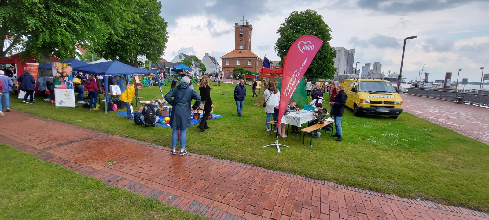 Trotz dem zeitweise schlechtem Wetter und starken Regenschauern wurde das Kinderfest der Diakonie gut besucht. Fotos: Diakonie Wesermarsch